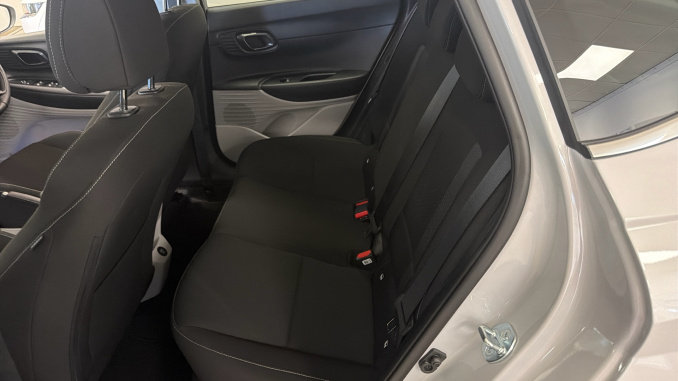 Hyundai i20 1.0T GDi 90 Tech Line 5dr Petrol Hatchback - Image 16